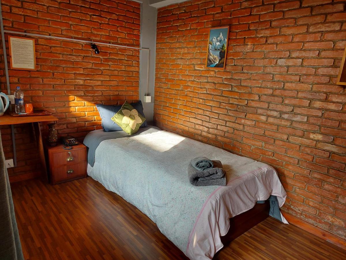 Cafe Beyond And Guest House Bhaktapur Exterior foto